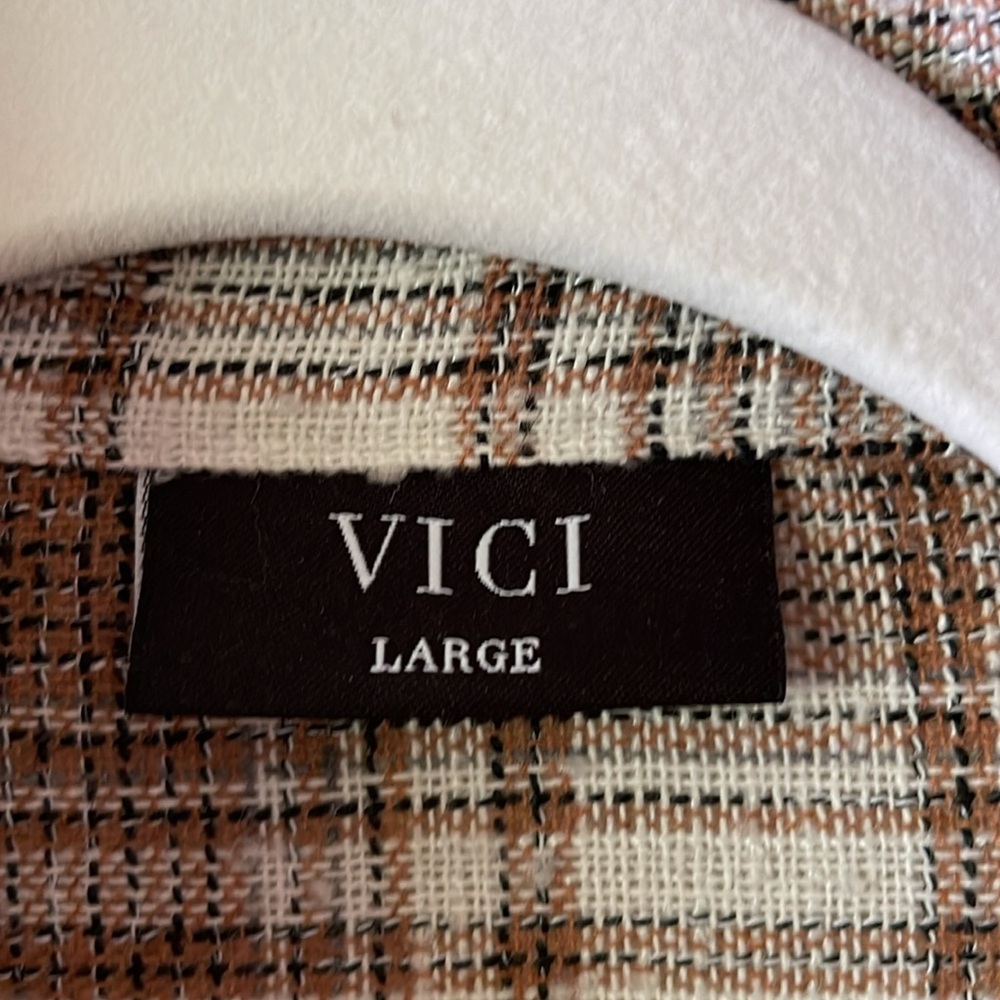 Vici Shacket - Picture 3 of 4